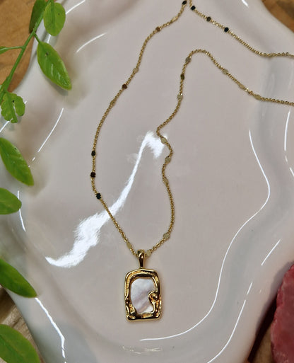 Amphitrite II Necklace - 14k Gold Plated with Fresh Water Pearl